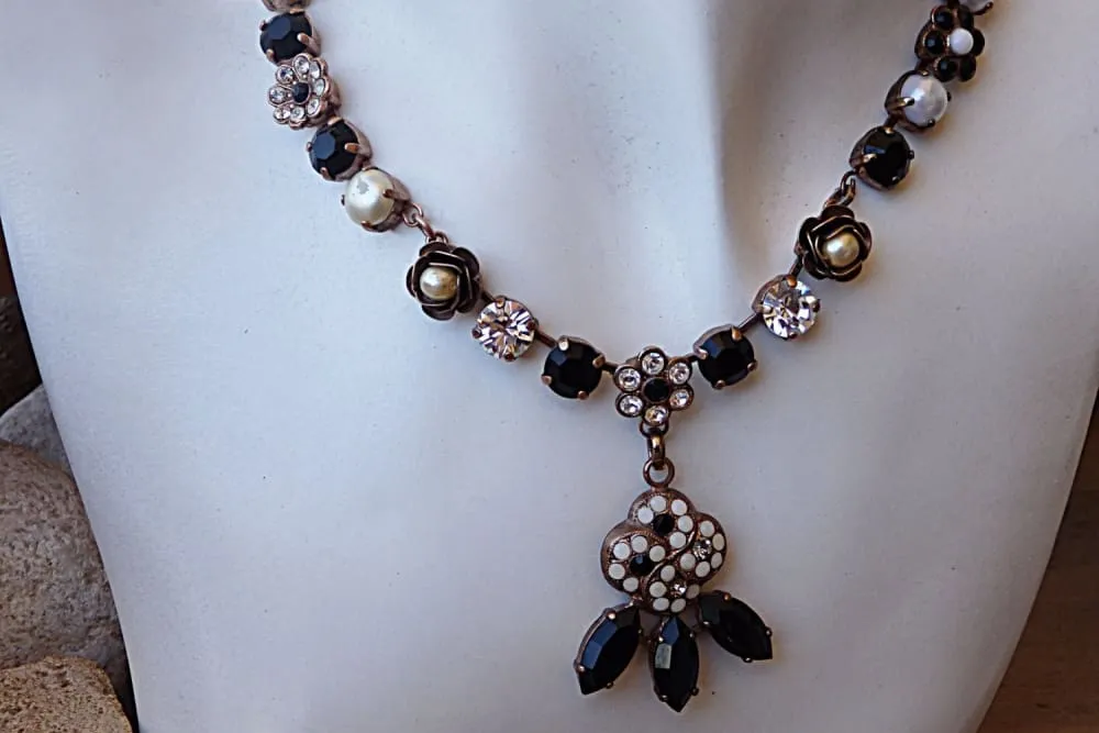 Black evening necklace