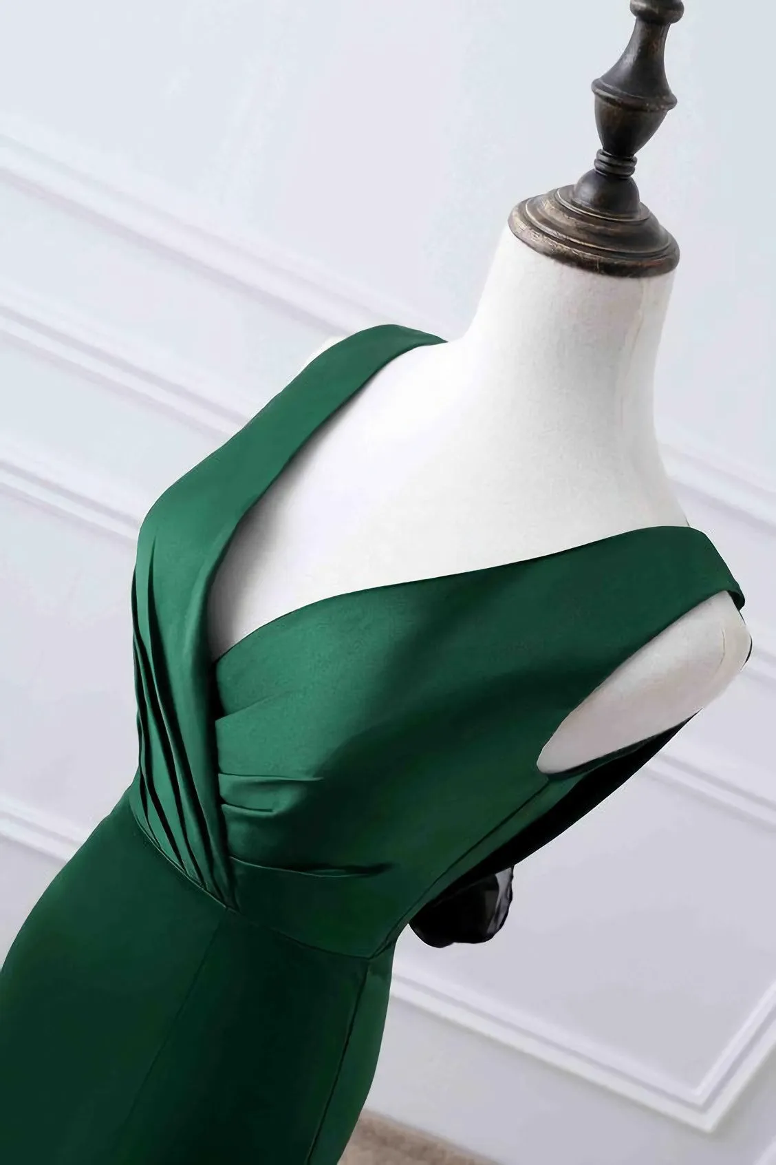 Prom Dress Green Matte Satin V Neck Mermaid Unique Design Evening Dress