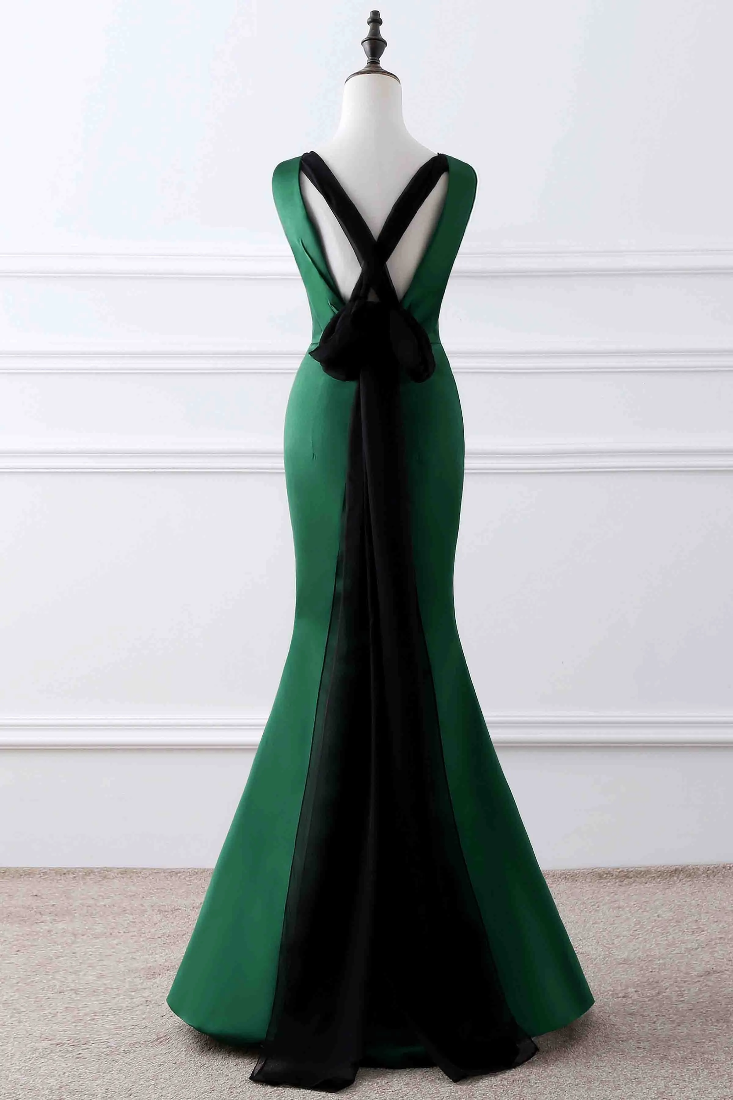 Prom Dress Green Matte Satin V Neck Mermaid Unique Design Evening Dress