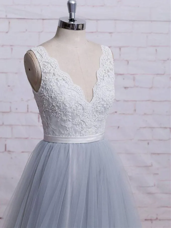 V-neck Ivory Lace Bodice Grey Tulle Skirt Chapel Train Prom Dresses  PG685